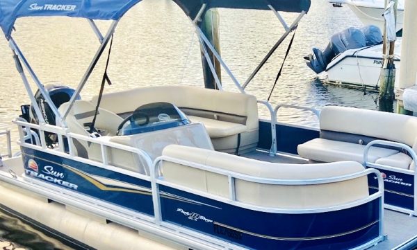 19' Pontoon - Image 2