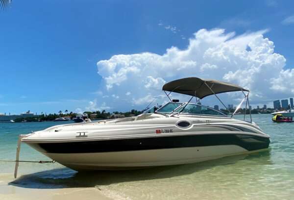 26' Searay sundeck