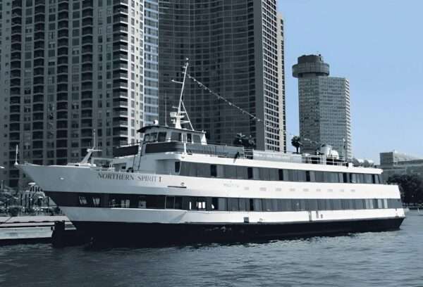 140' 3 level yacht