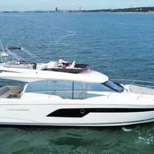 65' Prestige Flybridge