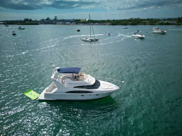47' Carver Flybridge