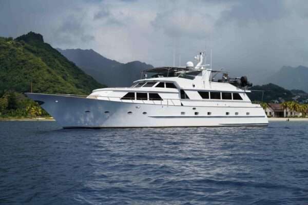 100' Broward Flybridge